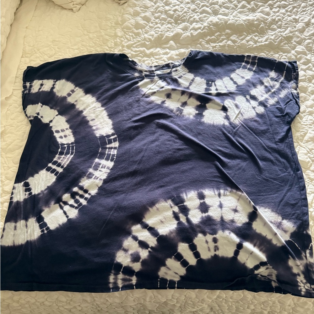 Time and Tru Blue and White Tie-Dye Top